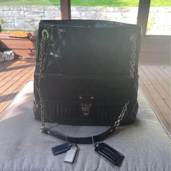 Handbag - Picture 2 of 3